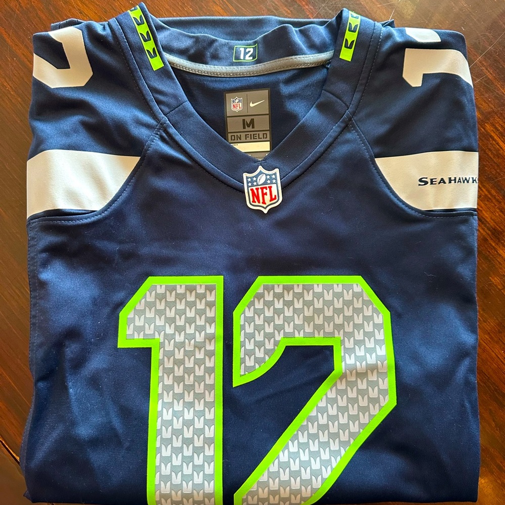 Seahawks Jersey Men’s Medium
